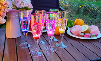 LED Champagne Glasses Elevate Table Setting with a Dazzling Glow